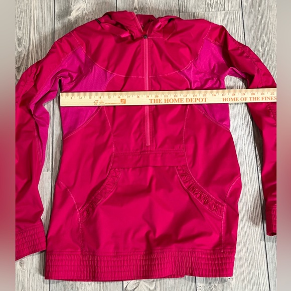 Lululemon Vintage On The Run Barbie Pink Pullover 1/2 Zip With Hood - Picture 7 of 7
